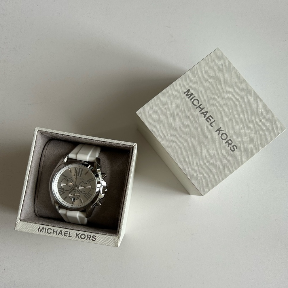 NWOT Michael Kors Bradshaw Silver Dial Chronograph Watch